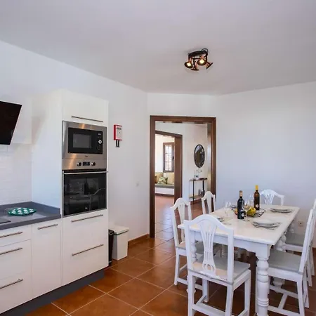 Semesterbostad Villa Palmera By Villalize